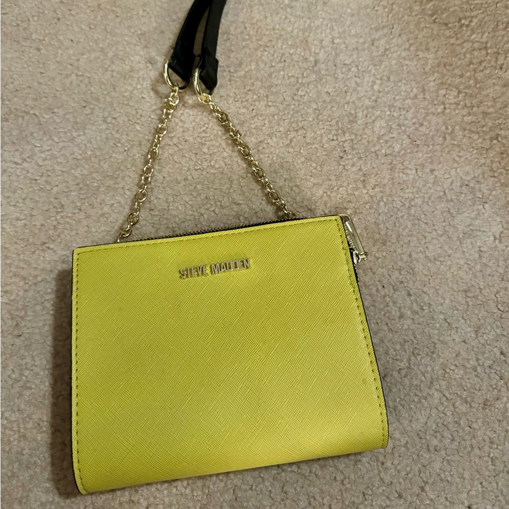 Lime green STEVE MADDEN small crossbody purse. Like new condition!